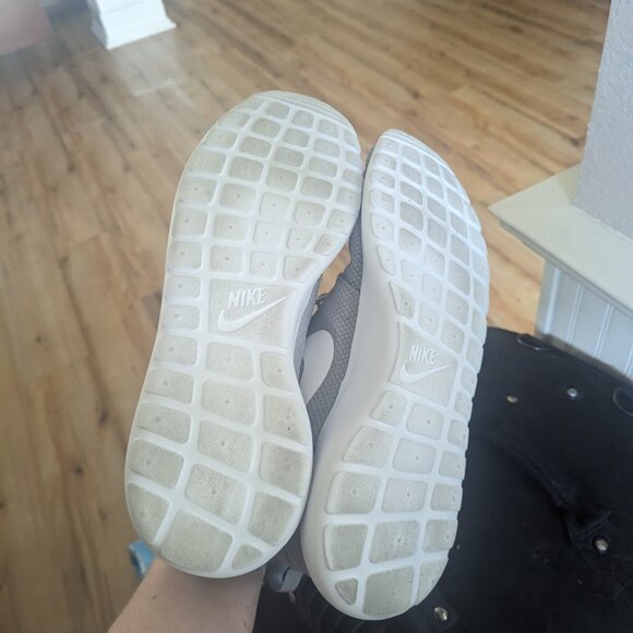 Roshe Run Nike size 15. Vguc. Worn around the house. Not outside main image 4